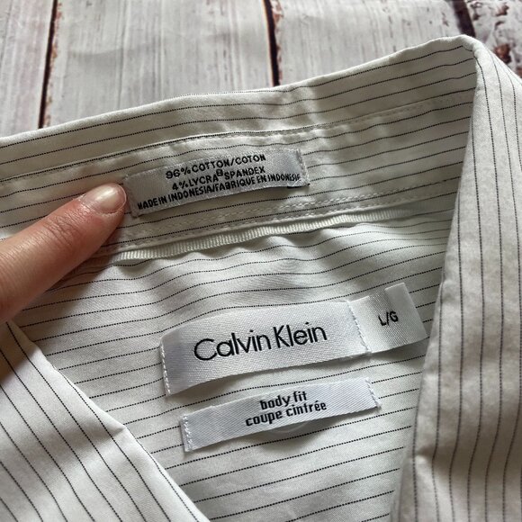 Calvin Klein | Oversized White Button-up w/Small Black Stripes | L - Picture 3 of 5